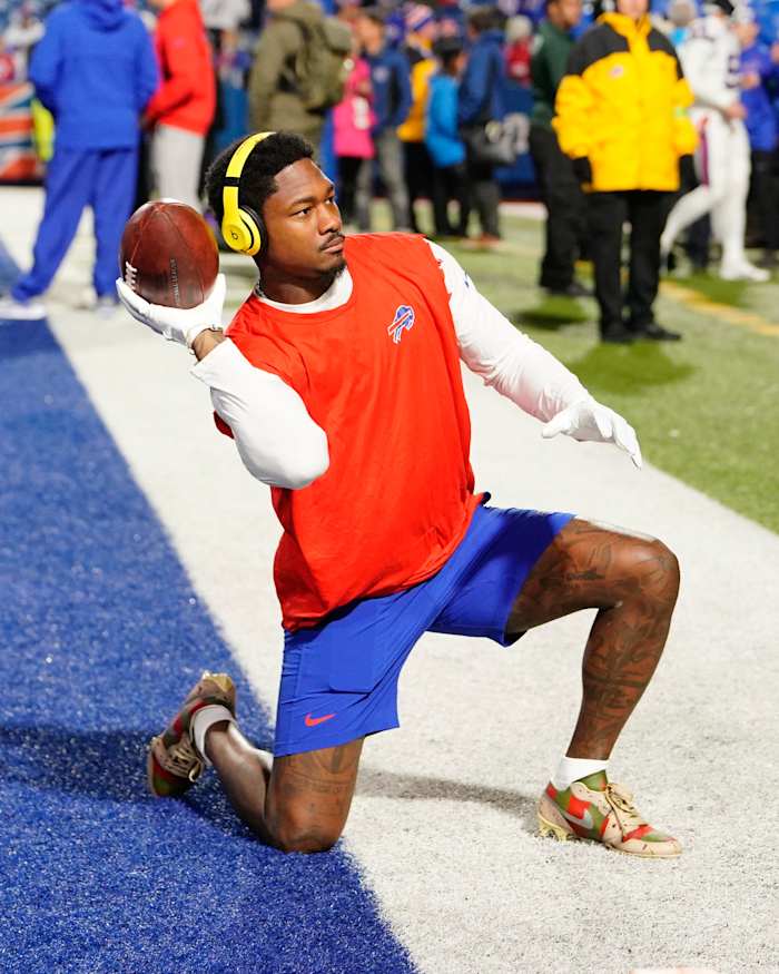 Buffalo Bills wide receiver Stefon Diggs warms up before a game.